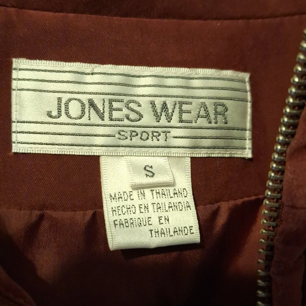 Vest - Picture 2 of 3